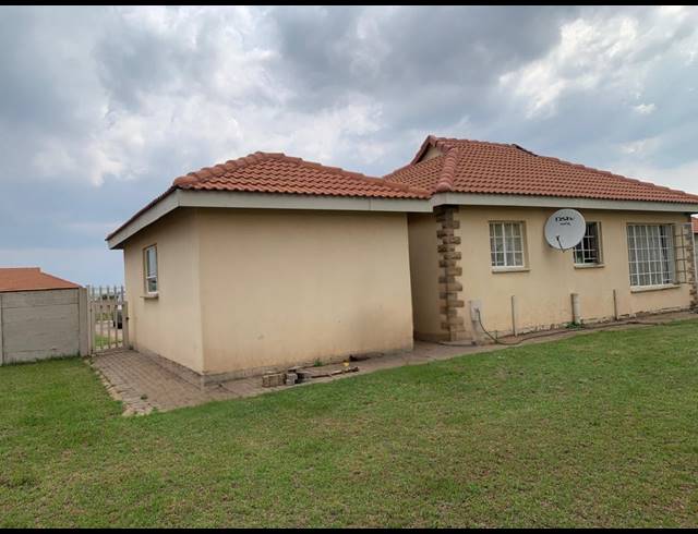 2 BEDROOM FREEHOLD FOR SALE IN VISAGIE PARK